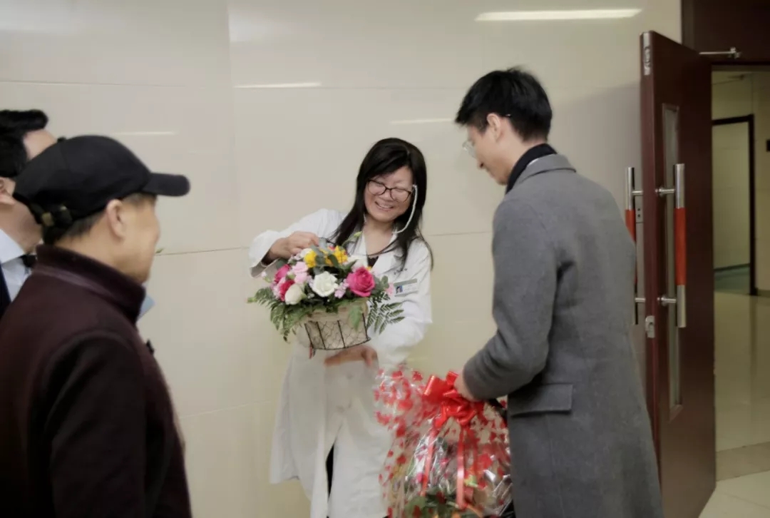 我们是一家人——7790必发集团电力集团工会主席张辉一行携爱心款慰问陈显达