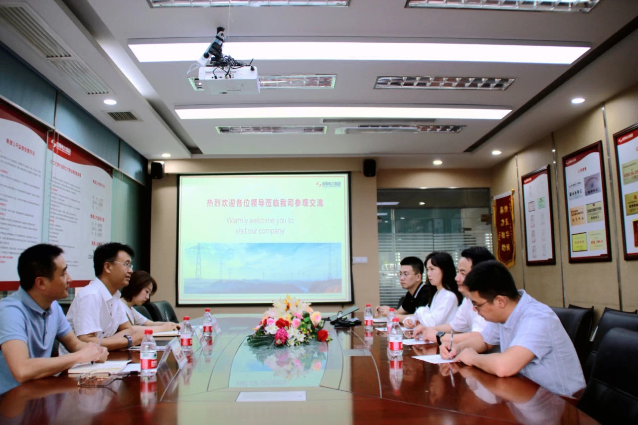 青羊区总工会副主席唐宁，，，府南街道人大工委主任、总工会主席刘庆一行到7790必发集团电力集团指导工会事情