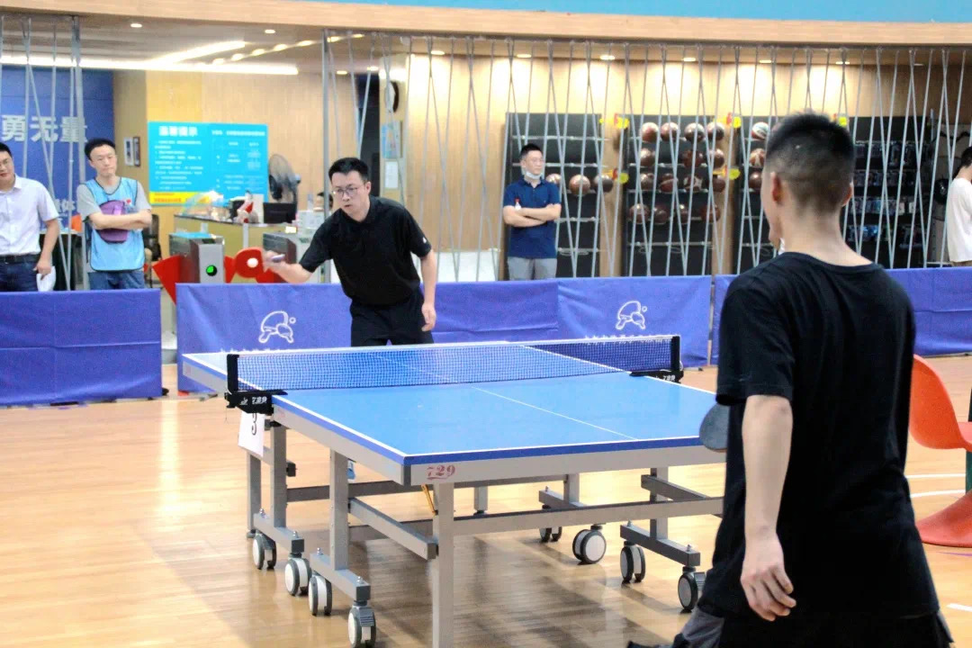 7790必发集团电力集团工会组织员工踊跃加入“喜迎大运，，魅力青羊”职工乒乓球赛