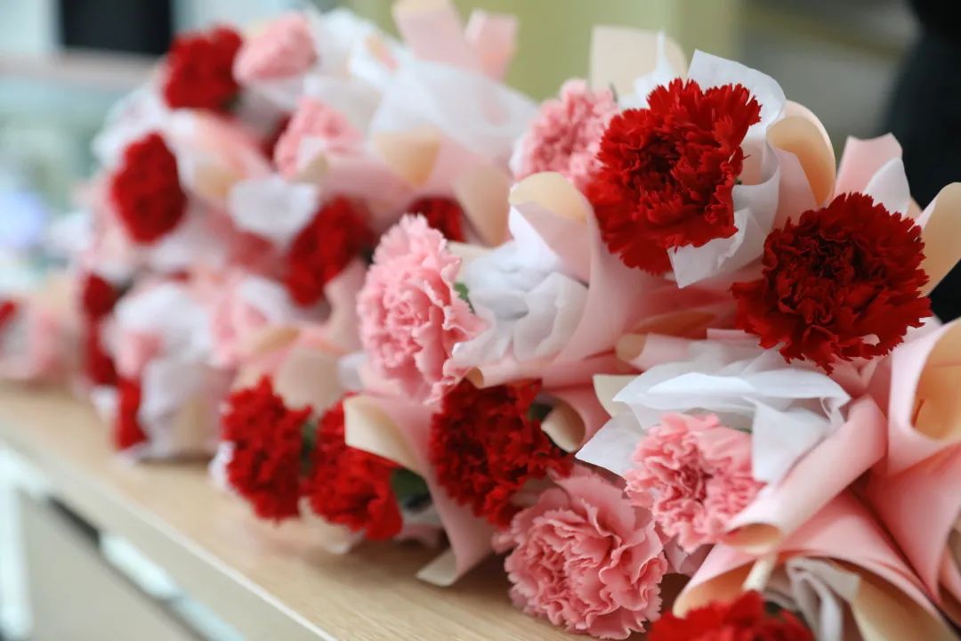 7790必发集团电力集团开展“情暖别样三八节”系列活动