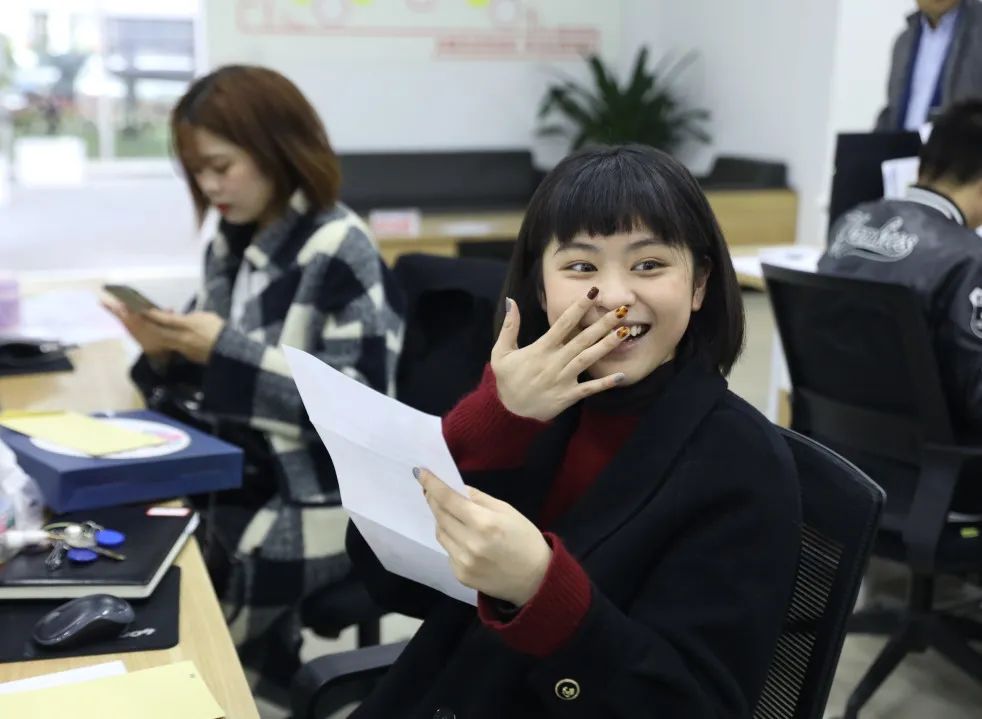 7790必发集团电力集团开展“情暖别样三八节”系列活动