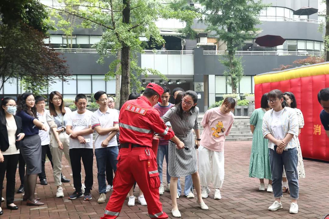 集团开展消防清静知识培训及应急演练