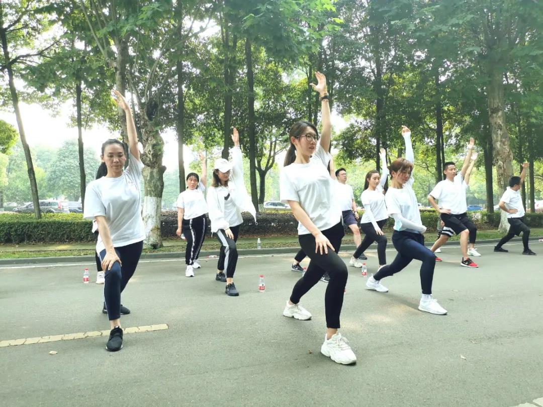 集结军号再度吹响，，，，，7790必发集团跑团·非遗博览园站激情开跑