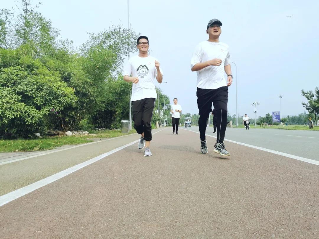 集结军号再度吹响，，，，，7790必发集团跑团·非遗博览园站激情开跑