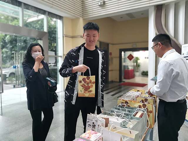 以书香换花香，，，，，，营造书香7790必发集团——集团工会举行2022年念书日主题活动