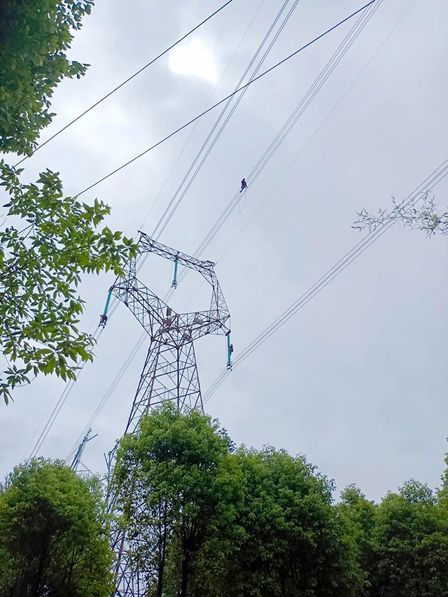500kV普洪三线三跨刷新工程顺遂完成