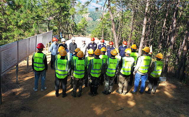 云县阿柱田光伏项目220kV联络线线路EPC工程首基浇筑完成
