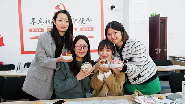 3·8最美妇女节｜闪灼她光线，，，，，致敬她实力