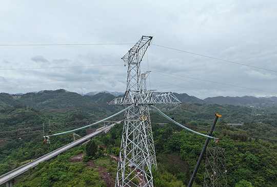  助力渝昆高铁建设 ±800kV锦苏线迁改工程顺遂完工