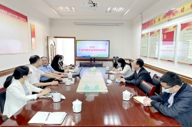 平湖市政协主席何健莅临凯发K8国际纸业全资子公司平湖景包调研走访