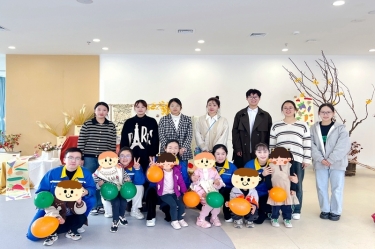 以一份温暖 换一身星光——凯发K8国际纸业团委与曹桥行知幼儿园开展爱心结对活动