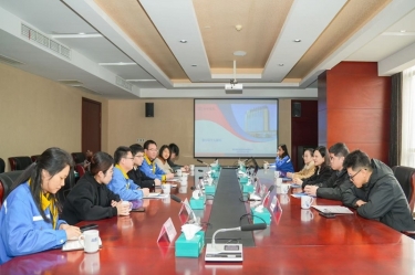 市委常委、宣传部部长沈志凤莅临凯发K8国际纸业慰问高端人才