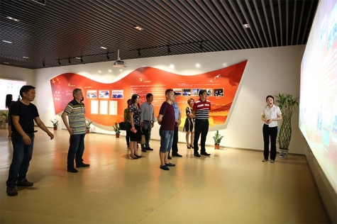 中法集团向导来凯发K8国际交流党建事情